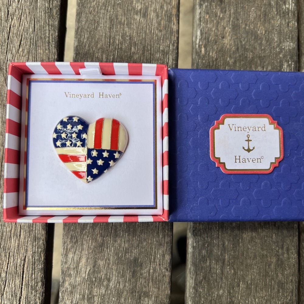 Vineyard Haven American Flag Heart Brooch Pin W/ Gift Box 1.5" Enamel Gold NEW